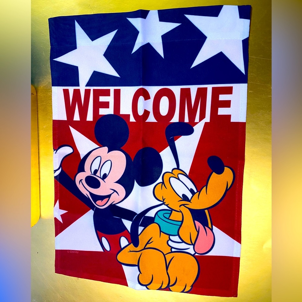 DISNEY MICKEY & PLUTO WELCOME FRIENDS GARDEN FLAG 12.5”x 18”